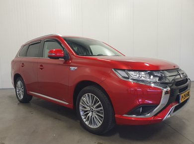 Mitsubishi Outlander 2.4 PHEV Intense+ NAVI/H.LEDER/CLIMA/CRUISE/LMV