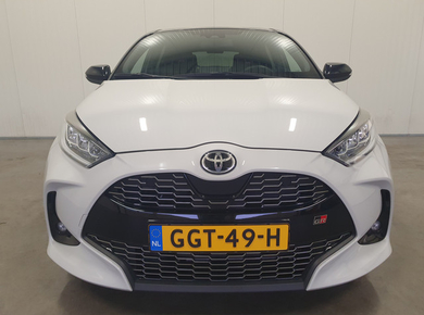 Toyota Yaris 1.5 VVT-i GS SPORT NAVI/CRUISE/HUD/CLIMA/LMV