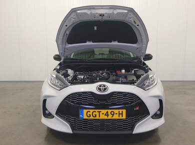 Toyota Yaris 1.5 VVT-i GS SPORT NAVI/CRUISE/HUD/CLIMA/LMV