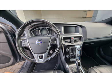 Volvo V40 2.0 D2 R-Design Business LEDER/TREKH./STOELVERW./PDC/NAVI/CLIMA/CRUISE