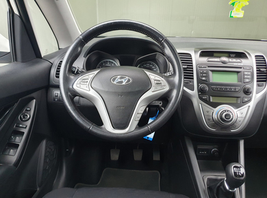 Hyundai ix20 1.4i i-Vision PANO/TR.HAAK/CRUISE/CLIMA/LMV