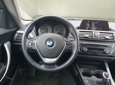 BMW 1-serie 116i Executive NAVI/PDC/XENON/CRUISE/CLIMA/LMV